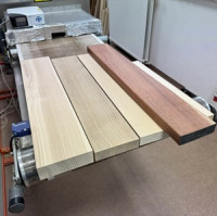 Díky chemické modifikaci bude možné používat lokální dřevo k výrobě městského mobiliáře